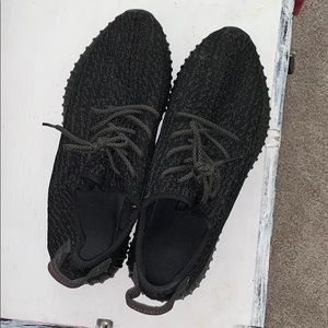 Yeezy pirate black 12